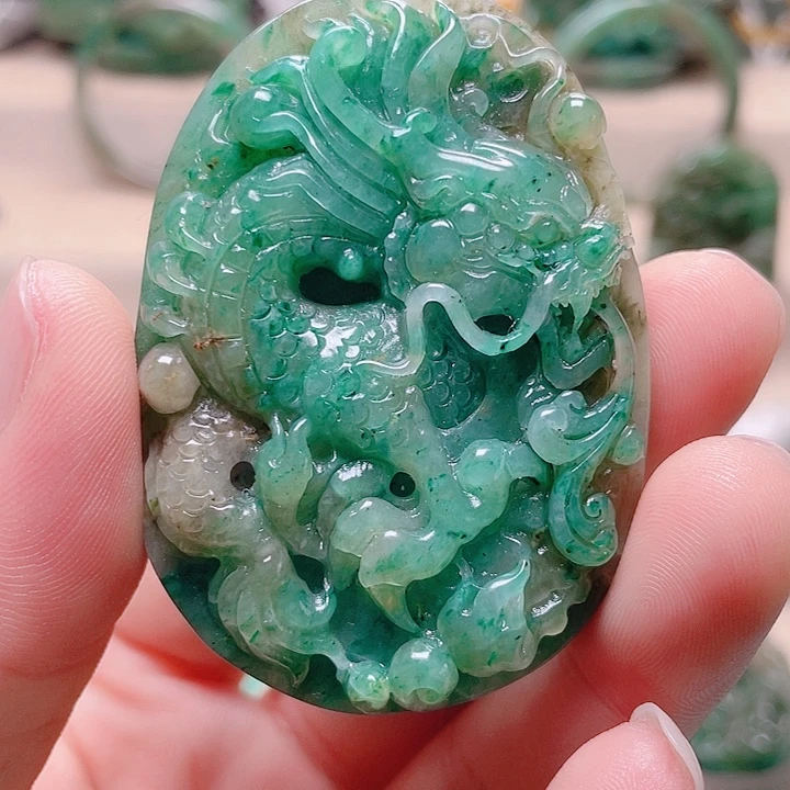 独山玉未镶嵌颈饰