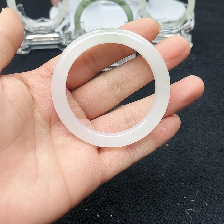 石英质玉未镶嵌手镯18