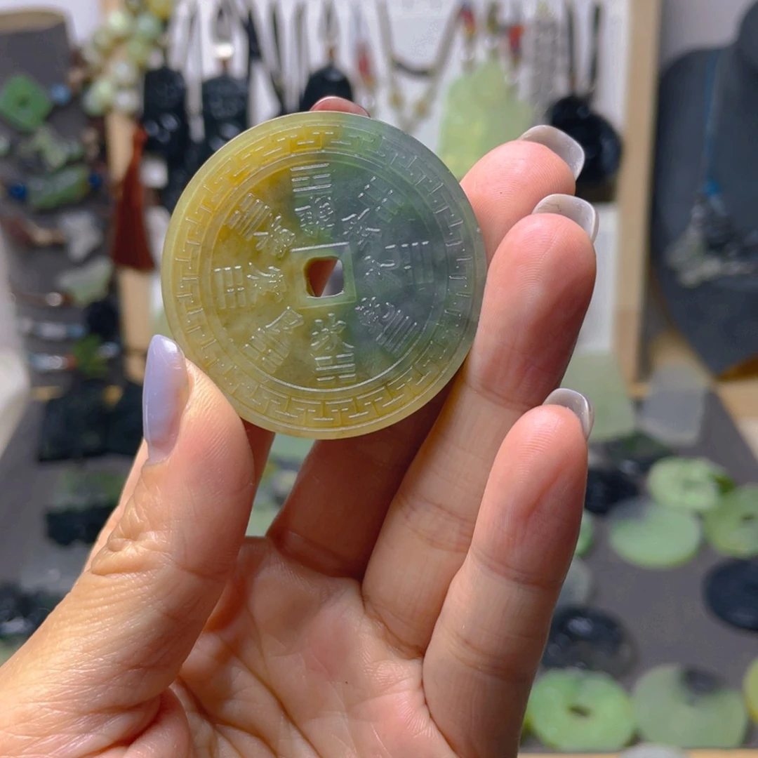 蛇纹石玉未镶嵌颈饰?*