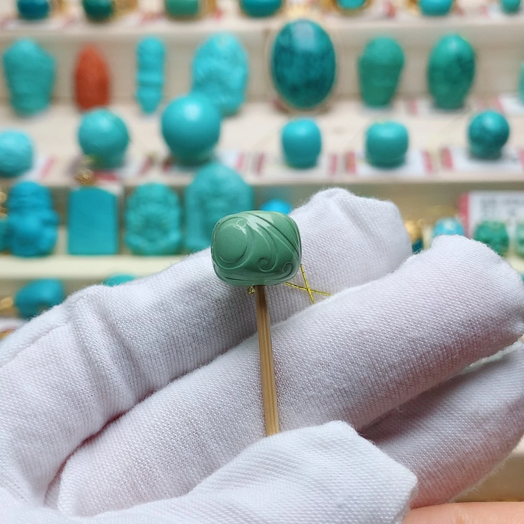 绿松石配饰未镶嵌