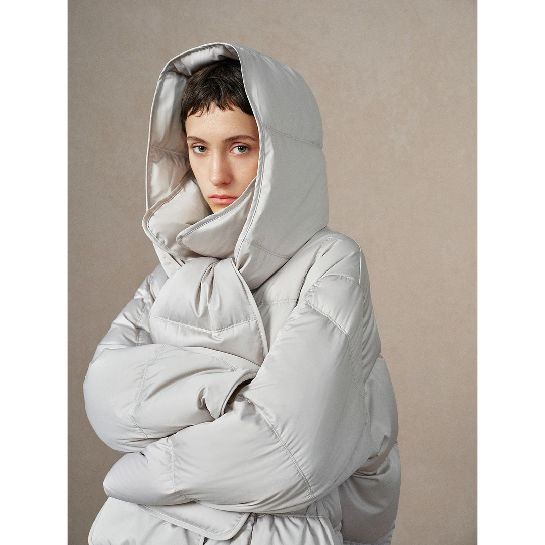 华吉言/HUAJIYAN【星际云】真丝混纺高密缎面90白鹅绒围巾领羽绒服