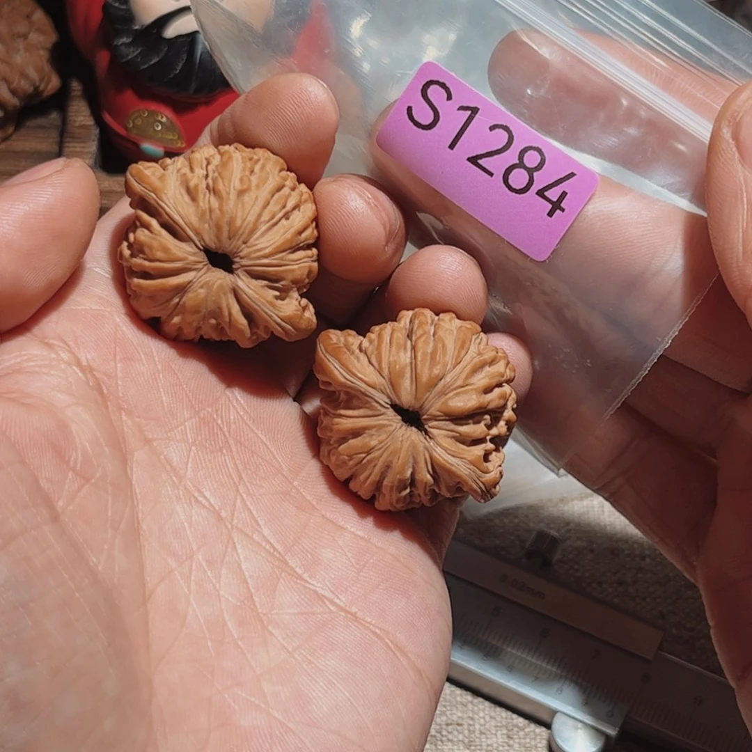 文玩核桃把件汉高楼