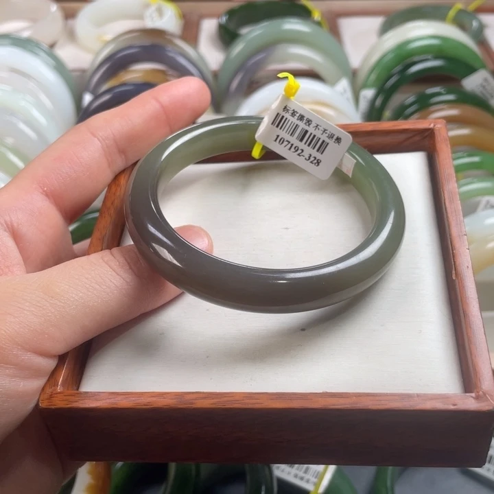 【闪购商品】和田玉手镯未镶嵌57.5