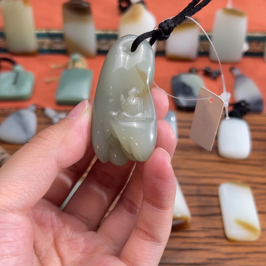 和田玉颈饰未镶嵌