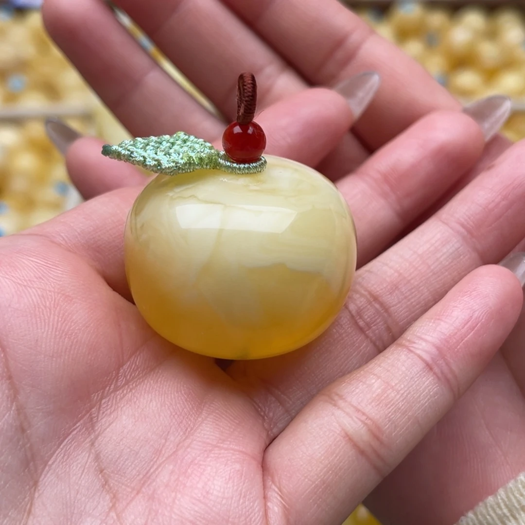 琥珀未镶嵌裸石蜜蜡吊坠笑