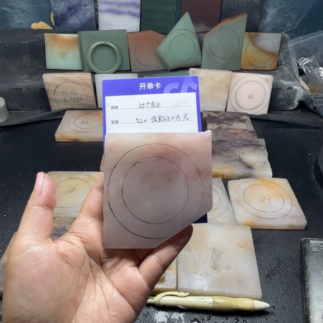 吐****石英质玉（金丝玉）未镶嵌手镯定制手镯