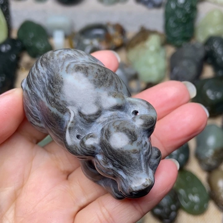 和田玉未镶嵌颈饰有棉 瑕疵处理