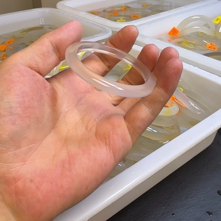 碎***冰玛瑙/玉髓手镯未镶嵌