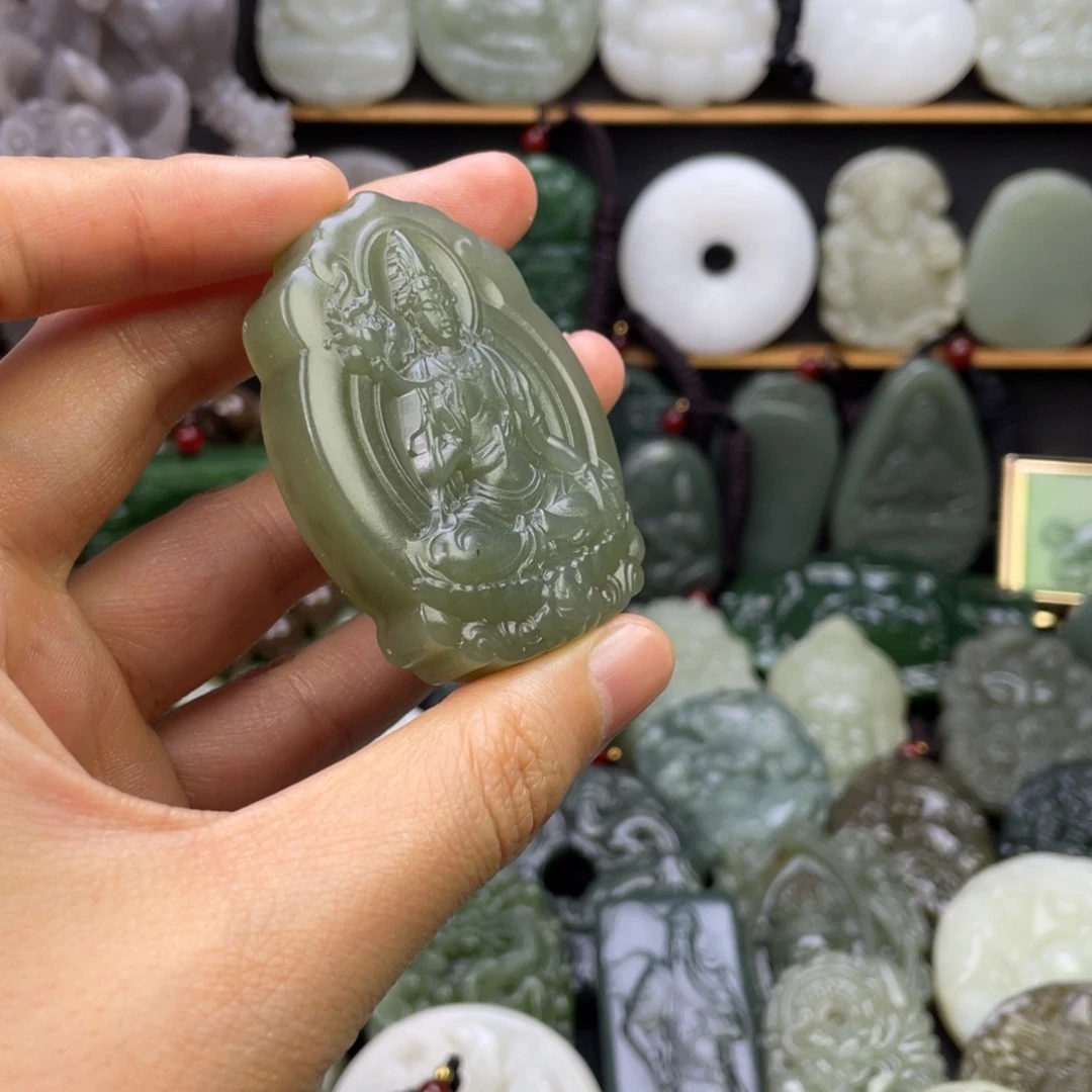 和田玉未镶嵌颈饰