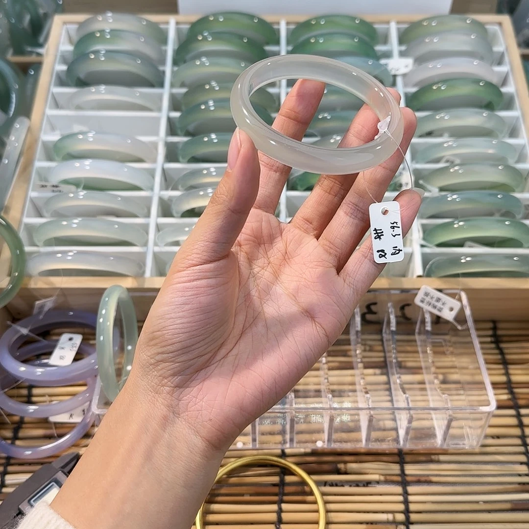 玛瑙/玉髓未镶嵌手镯圈口56.3