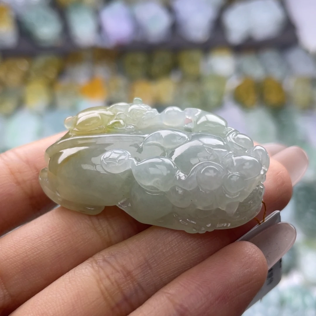 颈饰未镶嵌翡翠貔貅
