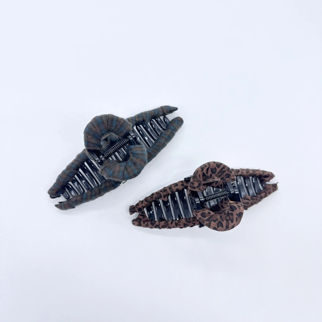 Mi33 缠布字母又字形大号抓夹 Z33060Z18