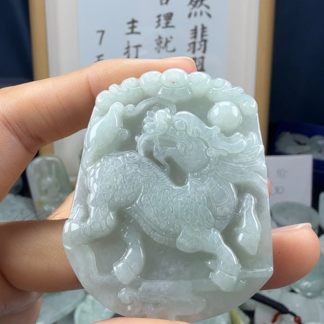 翡翠未镶嵌颈饰翡翠