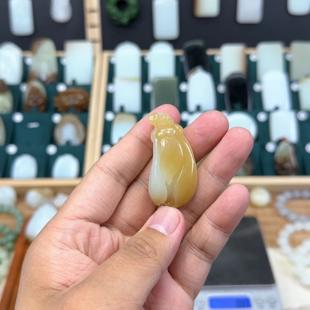 和田玉挂件未镶嵌