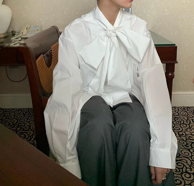早春大版复古小众大蝴蝶结白衬衫