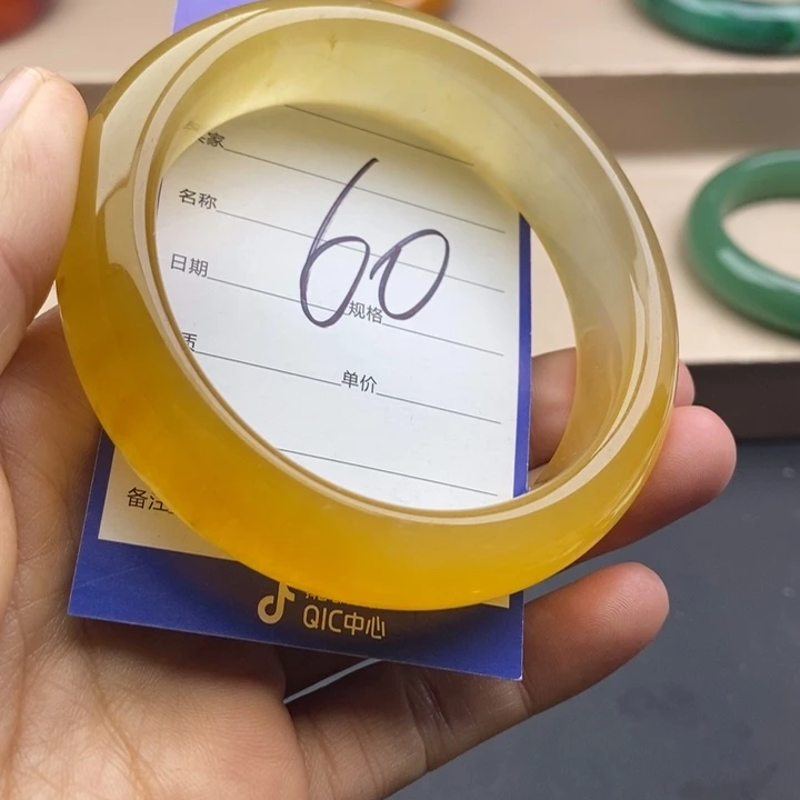 石英质玉未镶嵌手镯