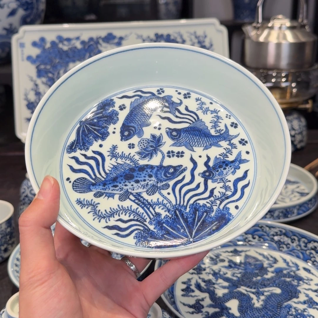 大***王瓷片鱼藻纹储水壶承