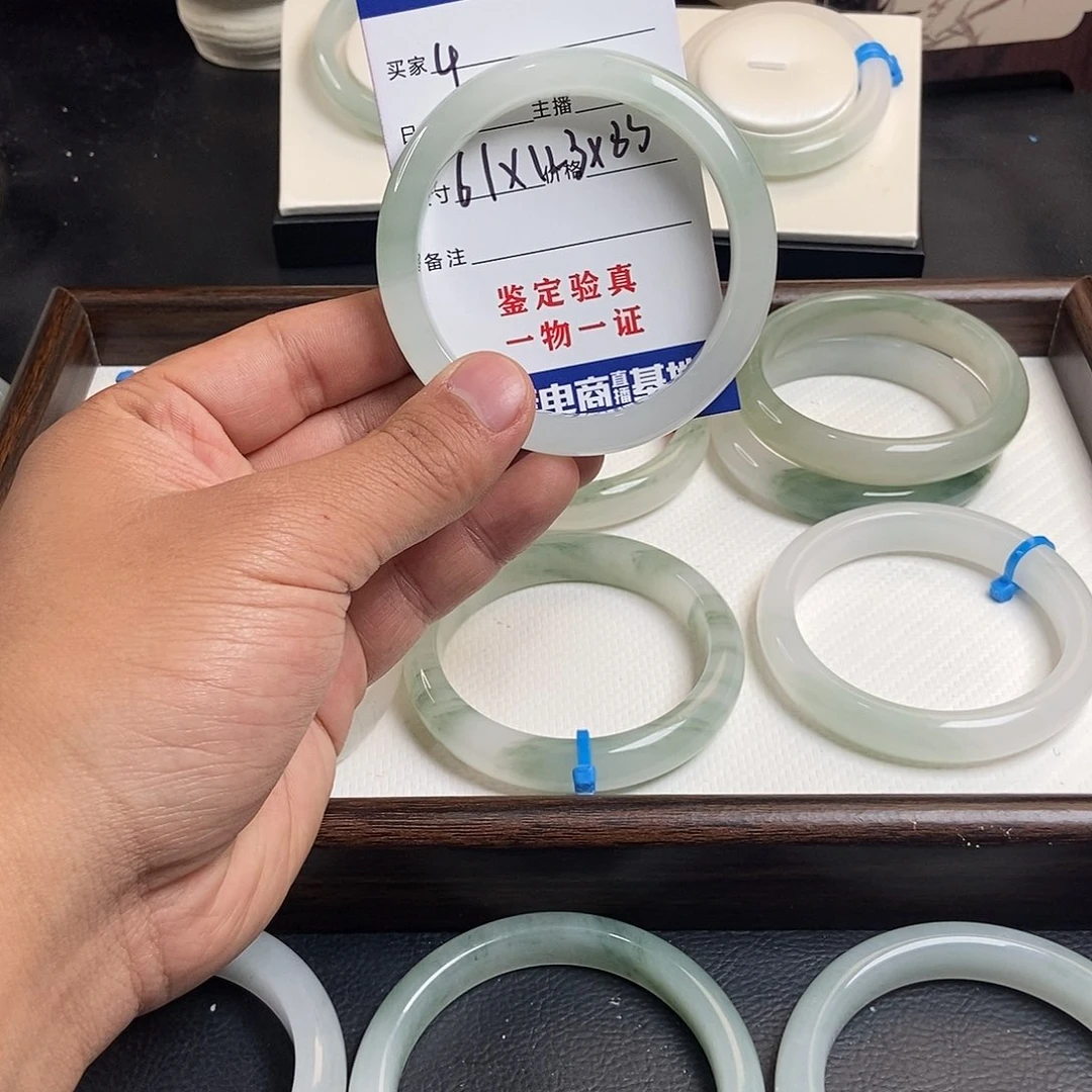 咿***呦石英质玉未镶嵌手镯4