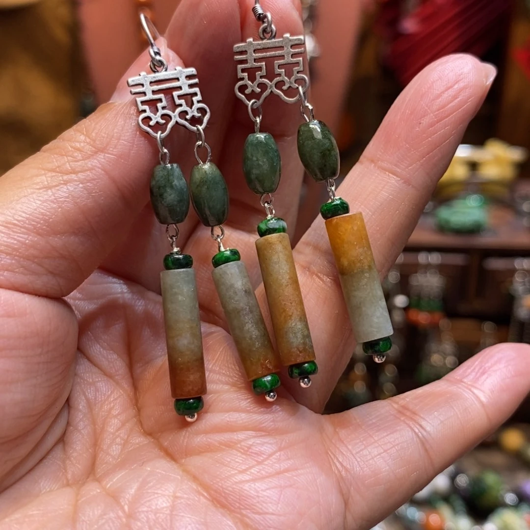 翡翠吊坠(赠链)未镶嵌