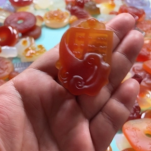 未镶嵌颈饰玛瑙/玉髓锦*