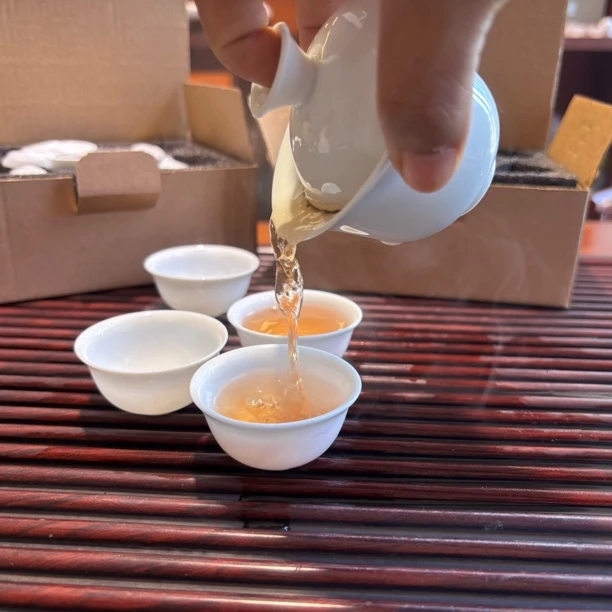 潮州特白瓷茶具四杯一盖碗小套装家用送礼乔迁新婚礼物