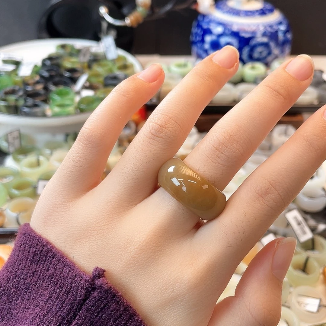 未镶嵌戒指和田玉（糖玉）x17一口糖轮胎18.2不退换