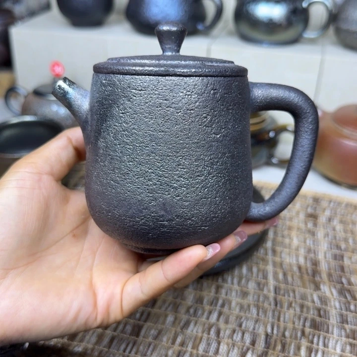 云南建水紫陶柴烧壶