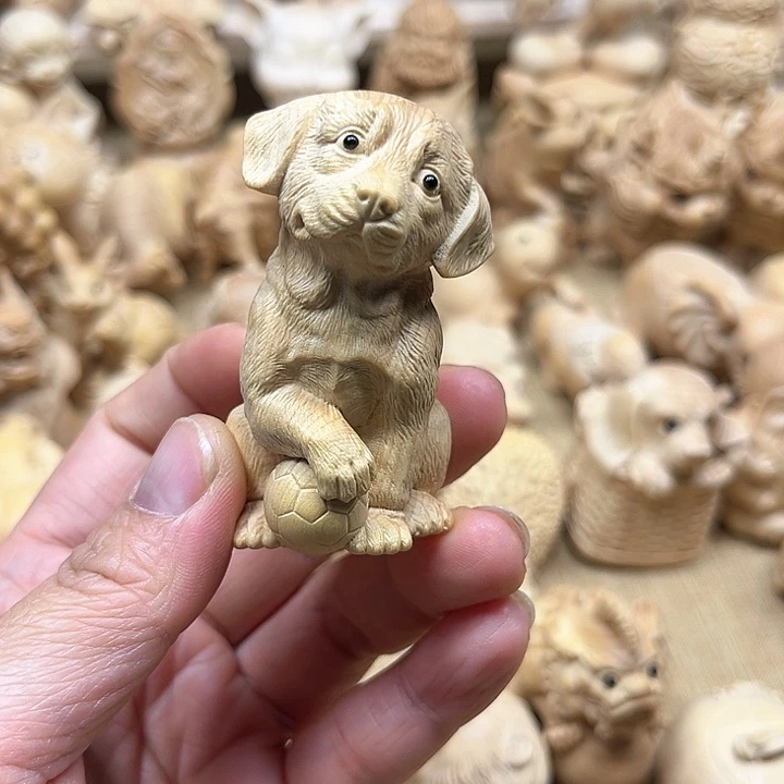 黄杨木足球狗狗手把