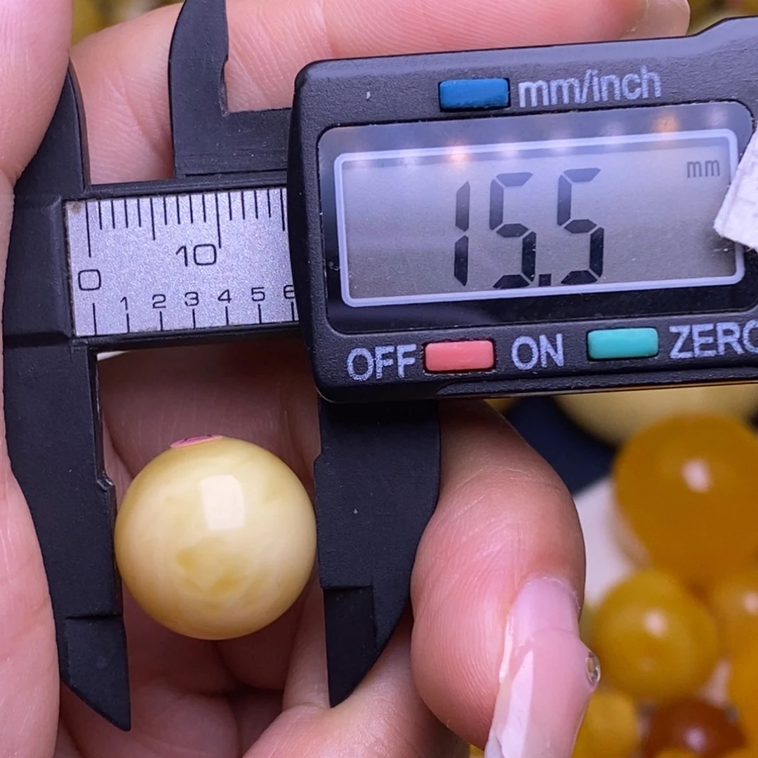 未镶嵌琥珀裸石珠子