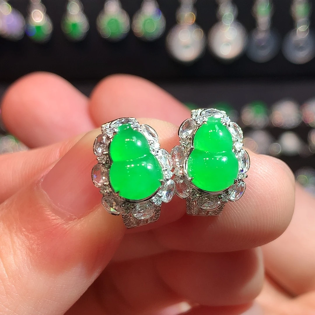 翡翠18K金镶嵌耳饰高冰黄阳绿胖葫芦耳包