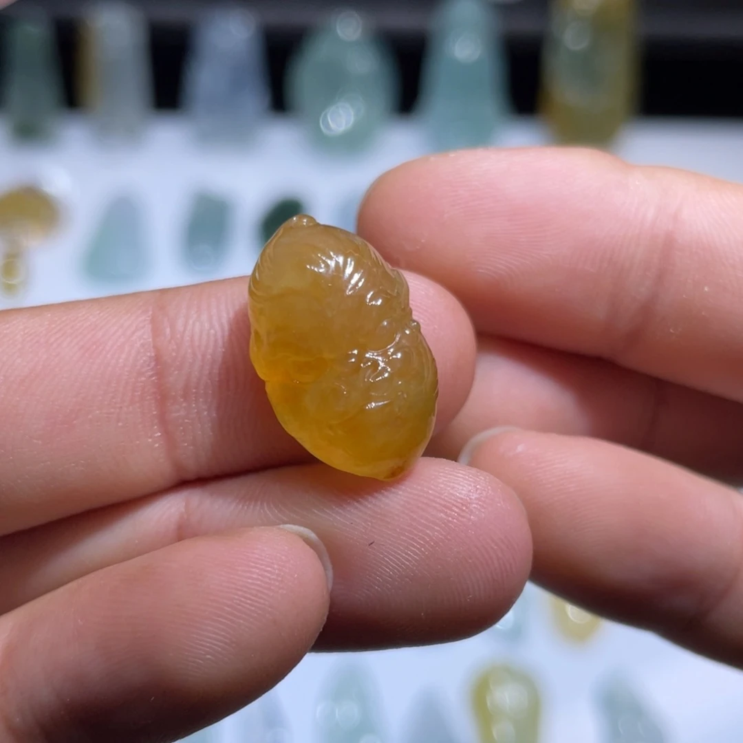 颈饰未镶嵌翡翠大圣