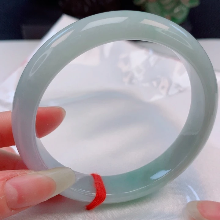 翡翠手镯未镶嵌59圈