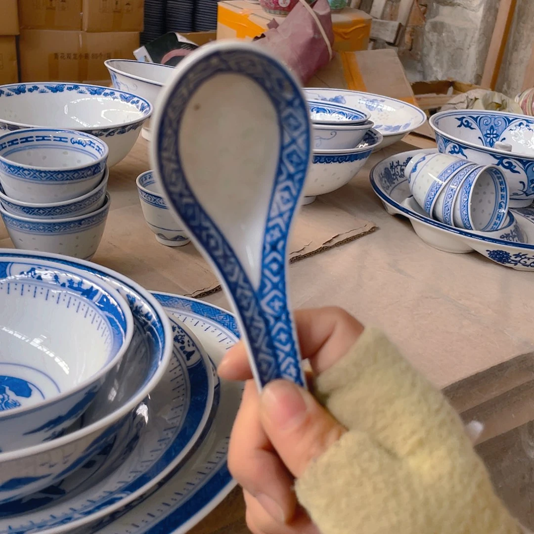 摆件景德镇高温青花玲珑瓷