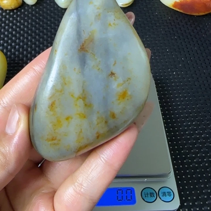 飞***翔未镶嵌和田玉把件