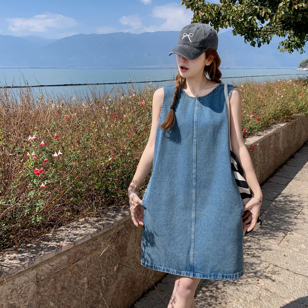 百搭法式气质时尚露背牛仔连衣裙2025新款女夏季宽松显瘦休闲短裙