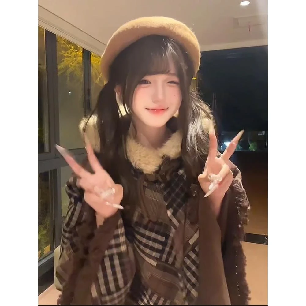 覆古棕色格纹连帽斗篷外套女秋冬季2025新款高级感设计感小众上衣