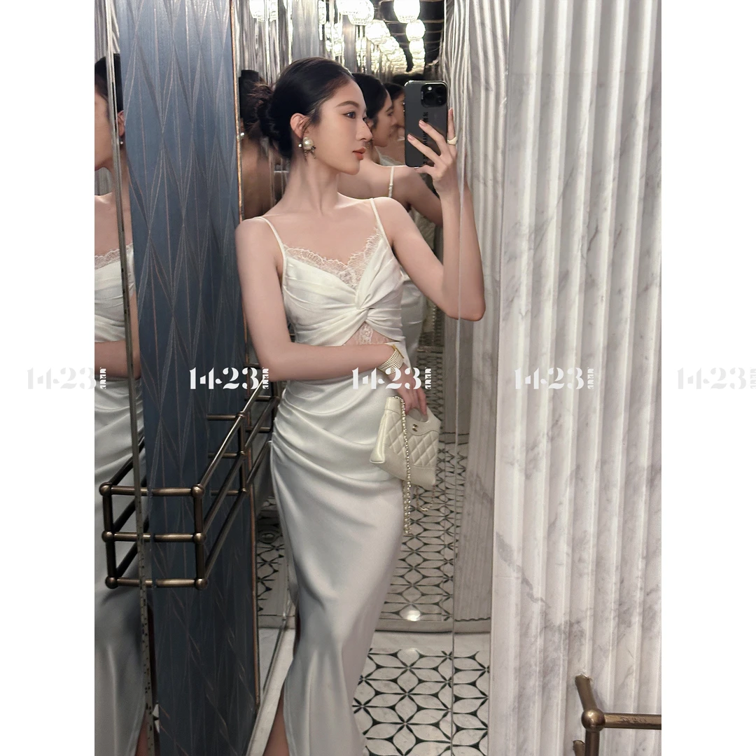 1423【浪漫月光】蕾丝镂空性感包臀收腰开叉吊带连衣裙