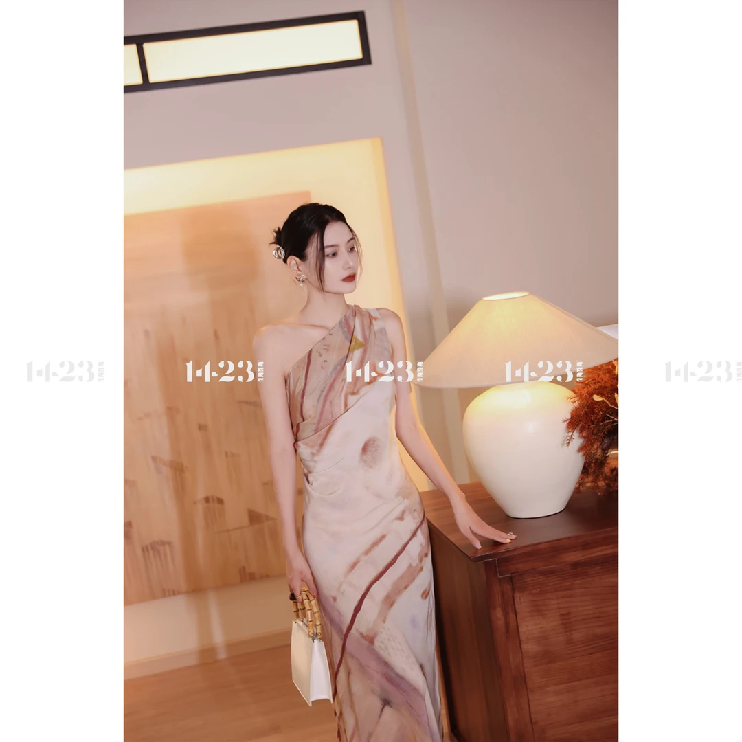 1423【胭脂粉黛】轻尘水粉真丝吊带裙&围脖