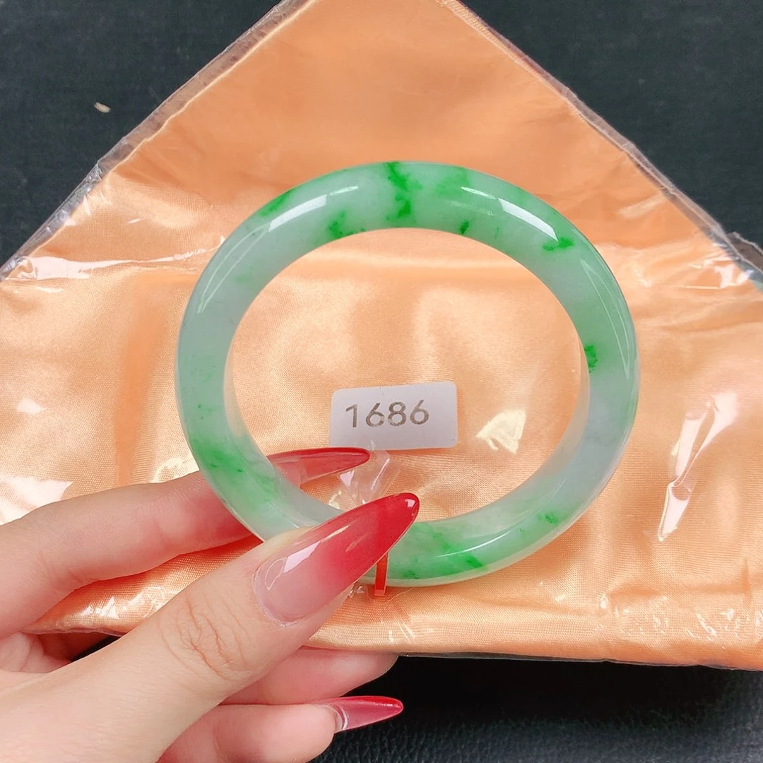 翡翠未镶嵌手镯天然翡翠手镯04