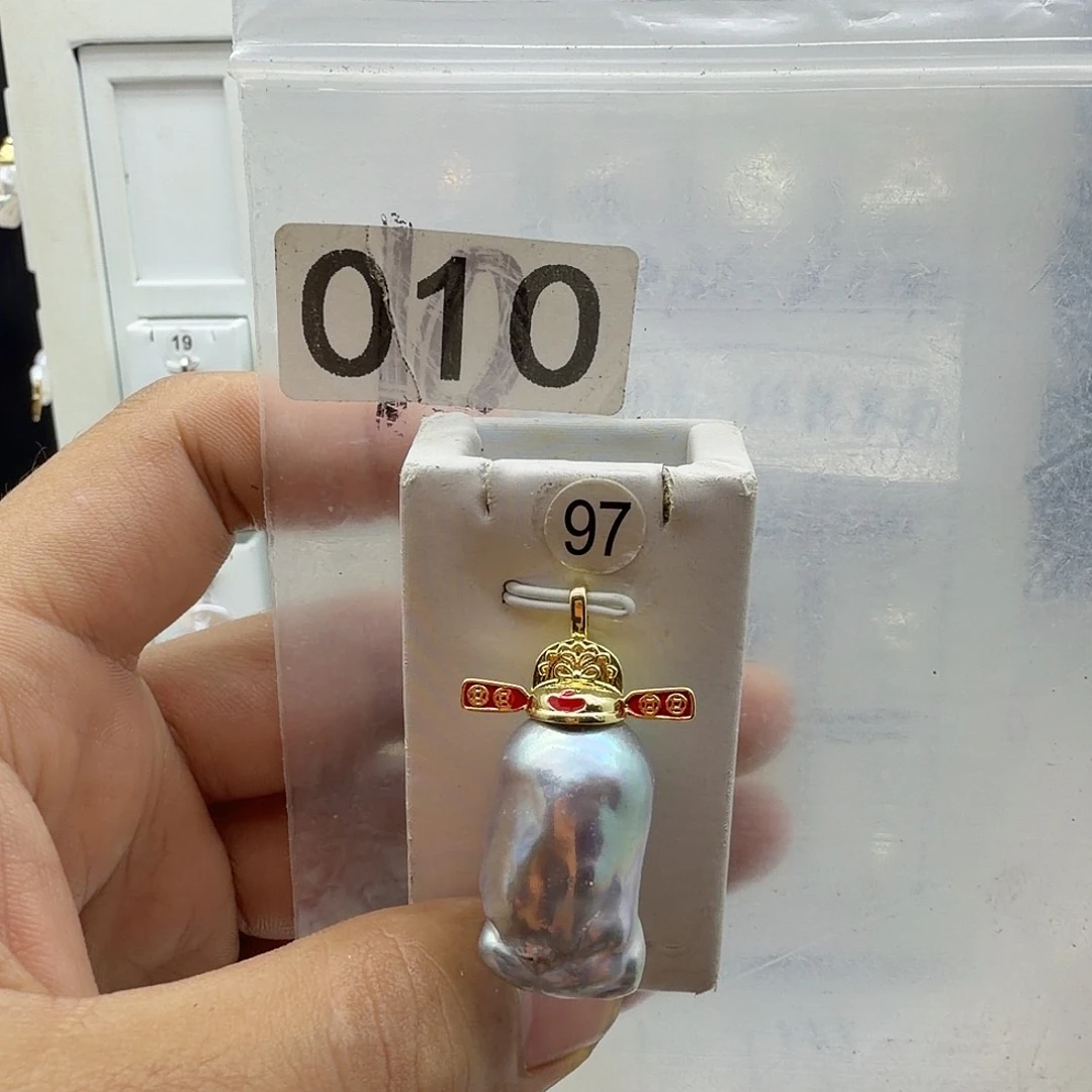 淡水珍珠颈饰合金