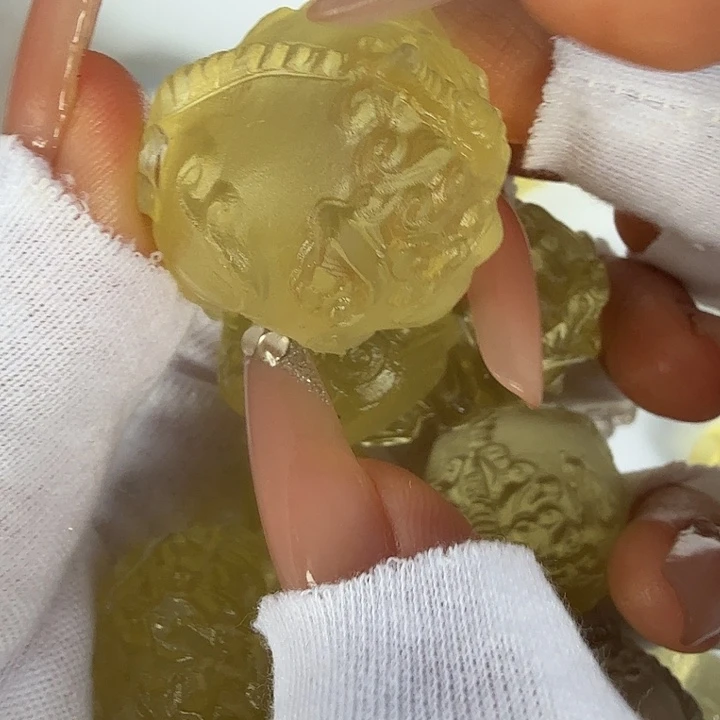 媛***未镶嵌水晶车挂水晶