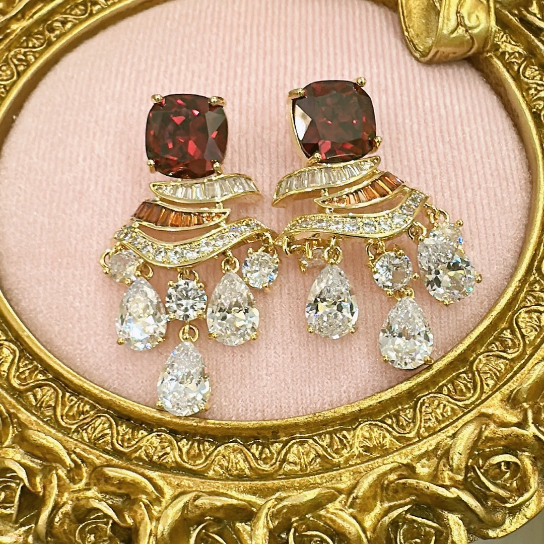 铜合金锆石耳饰 复古酒红金色满钻流苏耳坠宫廷风轻奢宴会高级感