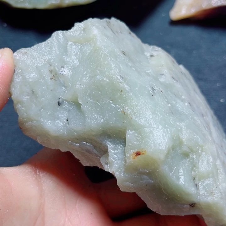 和田玉（糖玉）未镶嵌珠宝奇石