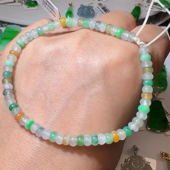 翡翠挂件未镶嵌翡翠