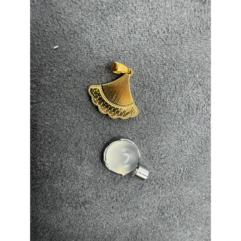 【基地先鉴后发】 48小时鉴赏期 小裙子吊坠