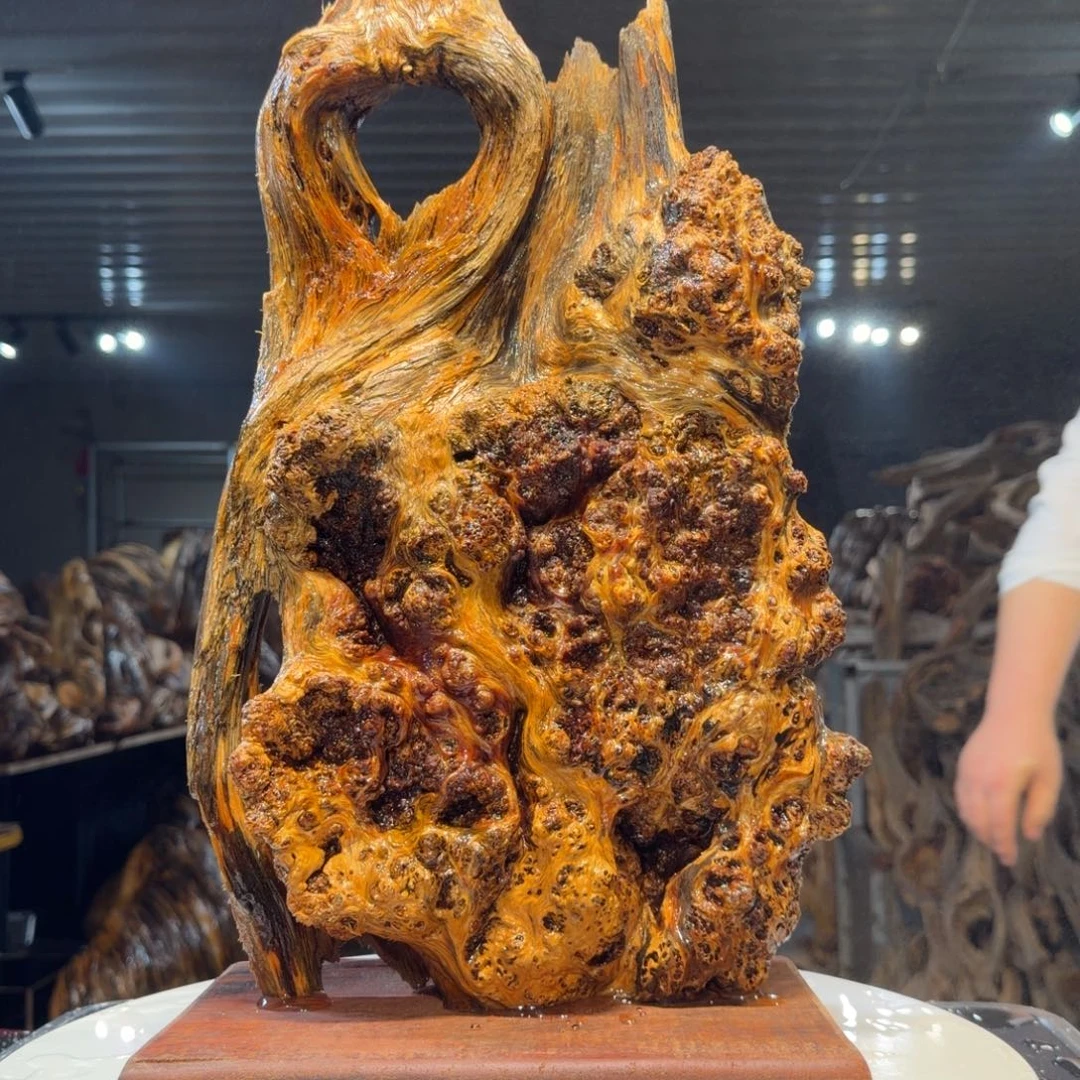 台***材木王一刀琥珀木摆件54