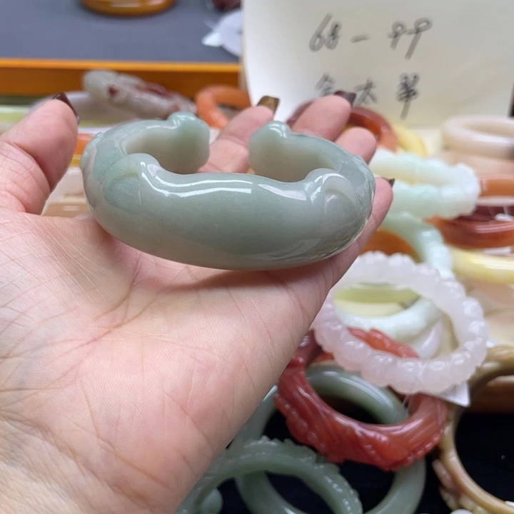 未镶嵌石英岩玉珠宝奇石黎**ぃ