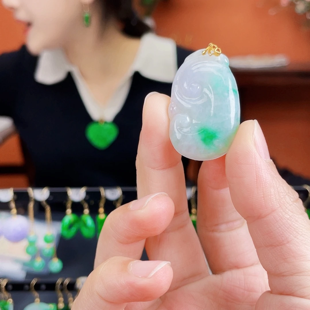 翡翠18K金镶嵌耳饰