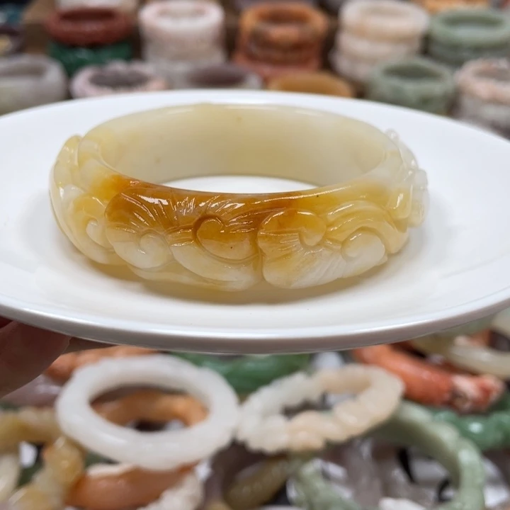 石英质玉手镯未镶嵌