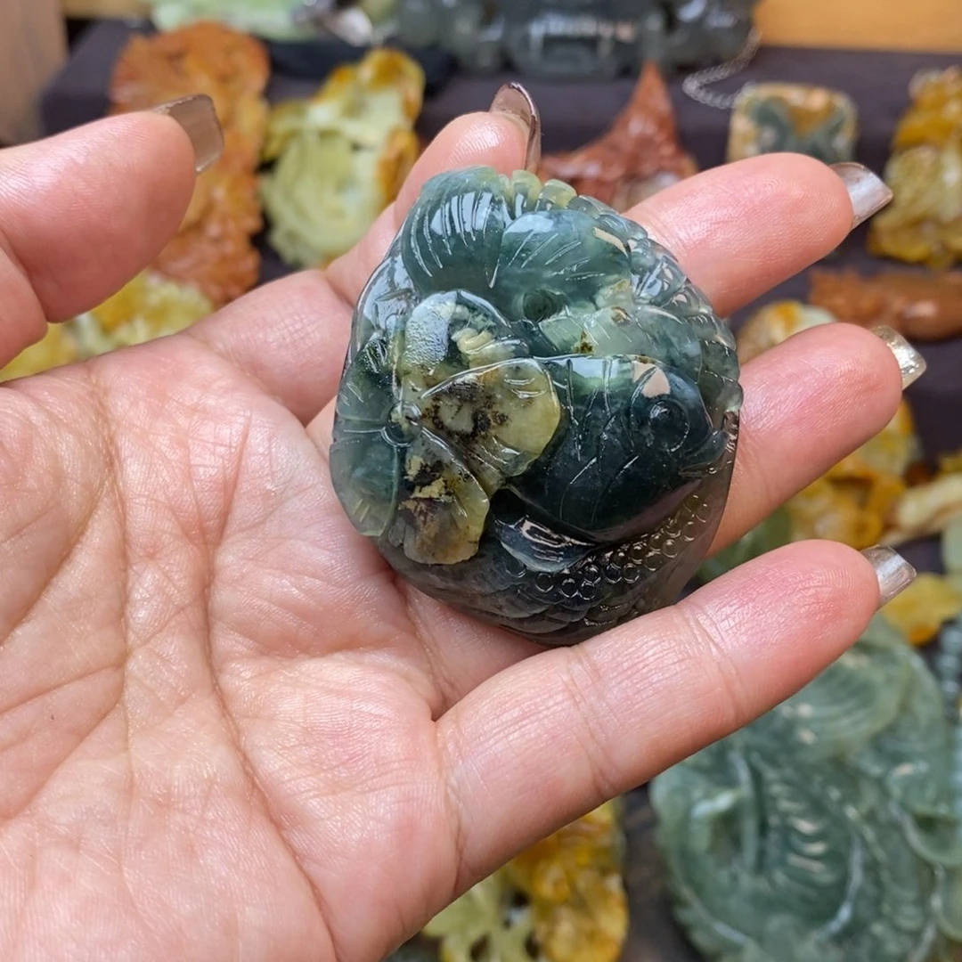 蛇纹石玉未镶嵌颈饰